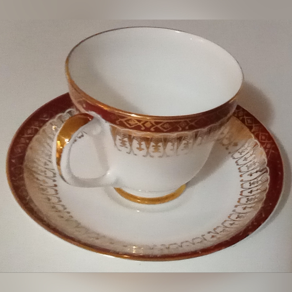 Royal Grafton fine bone china demitasse cup n saucer VTG majestic maroon & gold